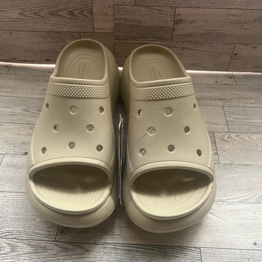 CROCS Crush Slide in Light Cream